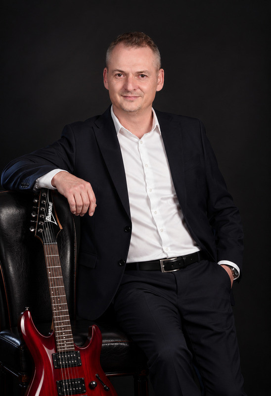Dariusz Ziemkowski (Glass Spider)